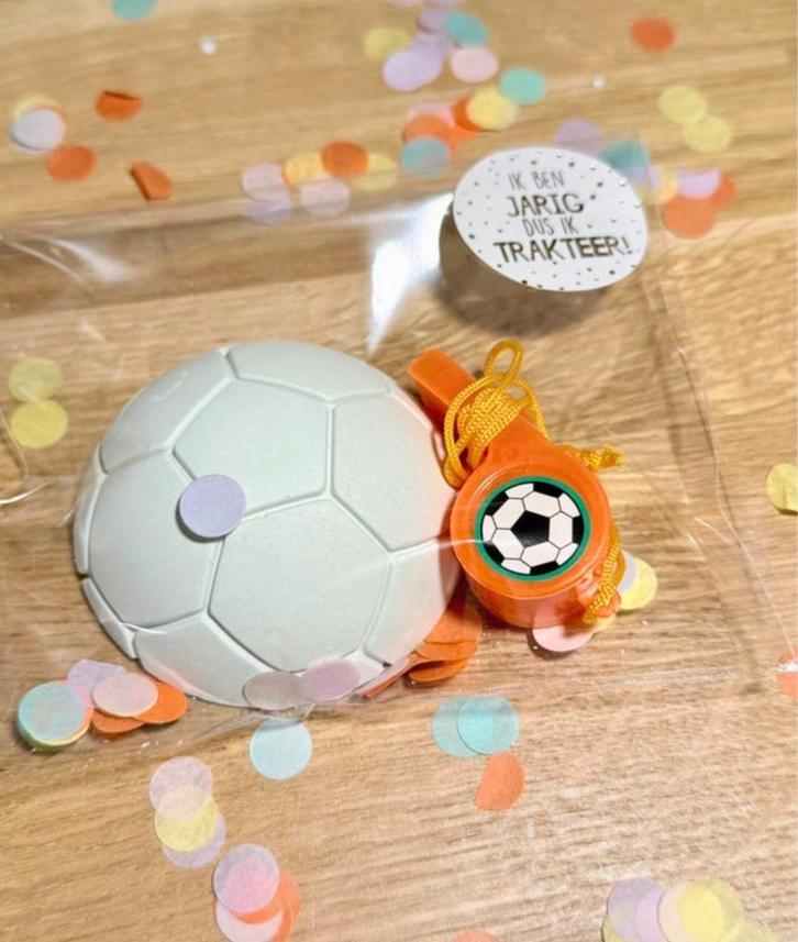 Traktatie voetbal, Hobby en Vrije tijd, Feestartikelen, Zo goed als nieuw, Verjaardag, Ophalen of Verzenden