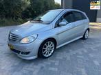 Mercedes-Benz B-klasse 200 AIRCO CRUISE NW APK, Auto's, Voorwielaandrijving, Gebruikt, Zwart, 4 cilinders
