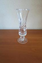 Smal kristallen vaasje met gedetailleerde gravure, Overige kleuren, Ophalen of Verzenden, Minder dan 50 cm, Glas