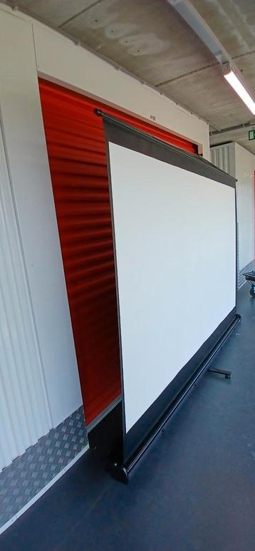 Elite Screens F120NWH 16:9 screen incl statief arm beschikbaar voor biedingen