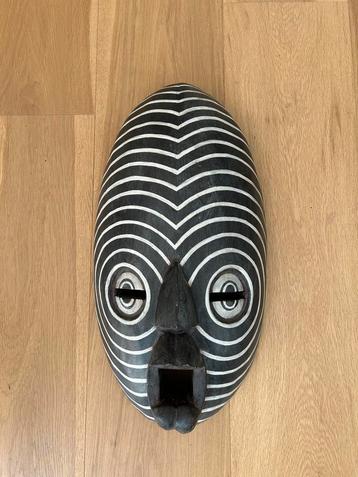Afrikaans Masker uit Ghana beschikbaar voor biedingen