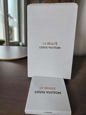 Louis Vuitton LV Rouge Lippallet beschikbaar voor biedingen