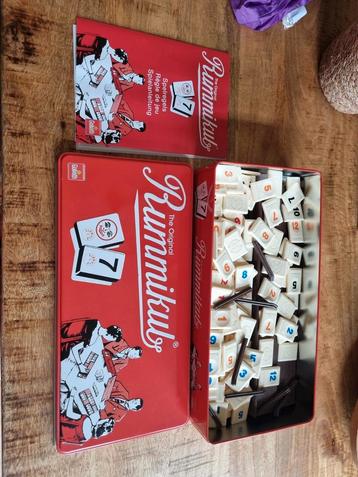 Rummikub grote stenen in blik beschikbaar voor biedingen