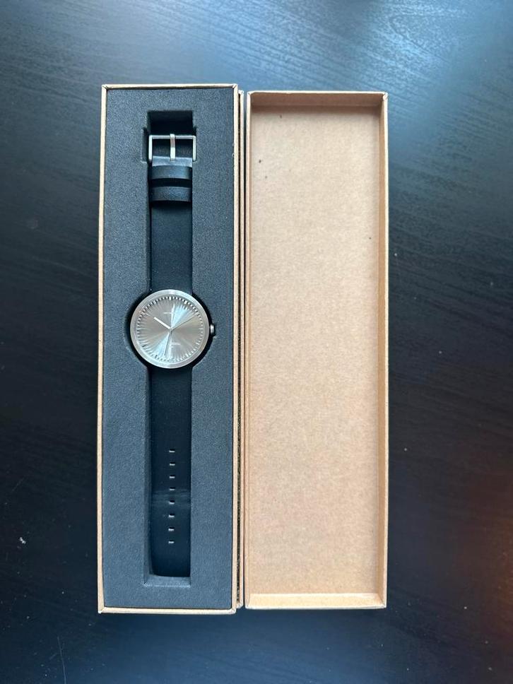 LEFF AMSTERDAM D38 TUBE horloge | STEEL/BLACK LEATHER STRAP, Sieraden, Tassen en Uiterlijk, Horloges | Heren, Zo goed als nieuw