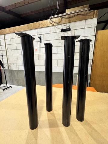 tafelpoten zwart beschikbaar voor biedingen