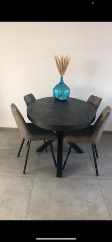 Ovale tafel zwart Zo goed als nieuw