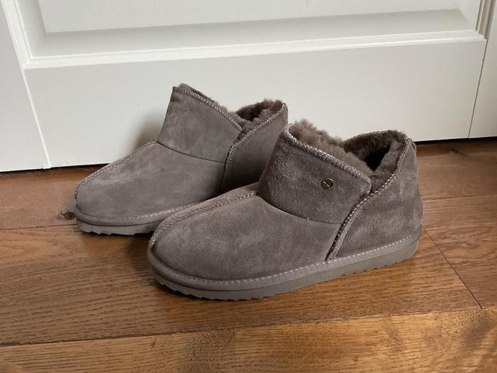 Warmbat Dames Sloffen Maat 38, Kleding | Dames, Schoenen, Nieuw, Pantoffels of Sloffen, Bruin, Ophalen of Verzenden