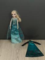 Disney Frozen Elsa barbie pop met 2 verschillende jurken, Kinderen en Baby's, Speelgoed | Poppen, Ophalen of Verzenden, Zo goed als nieuw