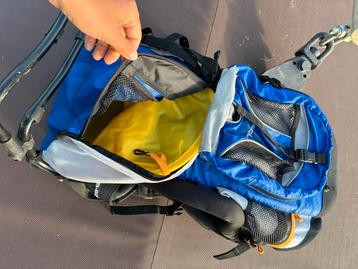 Kinderdrager met zonnescherm en draagtas beschikbaar voor biedingen