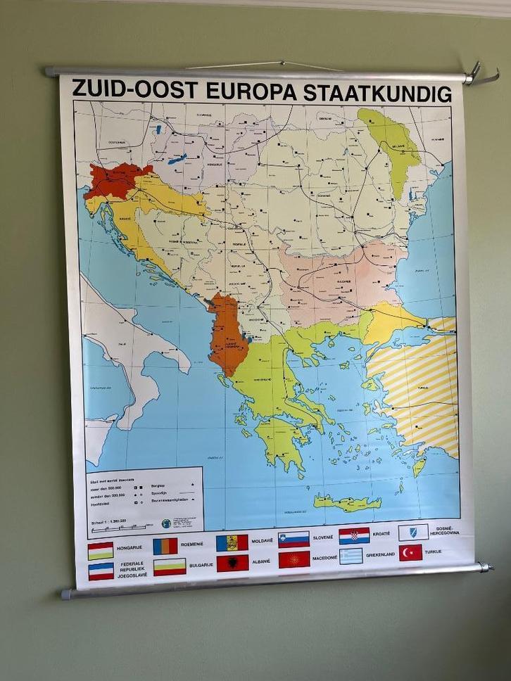 Klassikale kaart Zuid-Oost Europa staatkundig, Boeken, Atlassen en Landkaarten, Zo goed als nieuw, Landkaart, Europa Overig, 2000 tot heden