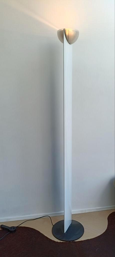 Luci Italia Adonis vloerlamp, Huis en Inrichting, Lampen | Vloerlampen, Zo goed als nieuw, 150 tot 200 cm, Glas, Kunststof, Metaal