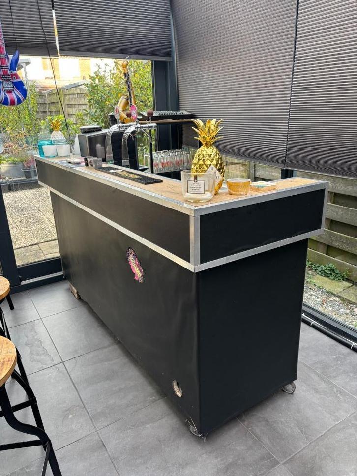 Bar met tap met 2 koppen voor alle vaten, Huis en Inrichting, Barren, Gebruikt, Ophalen