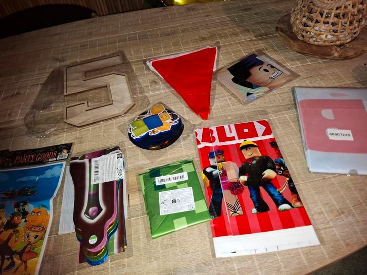 Roblox Verjaardag Versiering Set - 5 Jaar, Hobby en Vrije tijd, Feestartikelen, Nieuw, Versiering, Verjaardag, Ophalen of Verzenden
