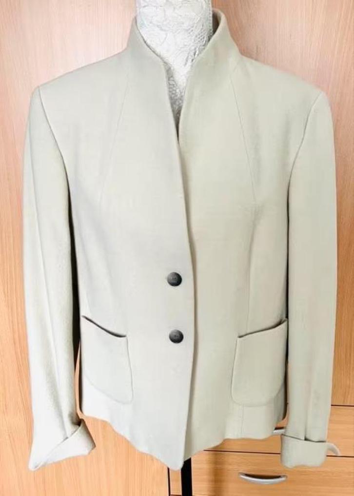 Purdey lichtbeige jasje maat 44[dm], Kleding | Dames, Jasjes, Kostuums en Pakken, Zo goed als nieuw, Jasje, Maat 42/44 (L), Beige