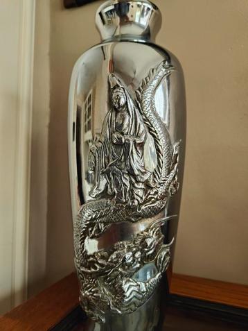 Aziatische drakenvaas.. beschikbaar voor biedingen