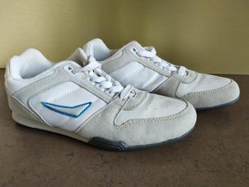 Celtics sportschoenen dames wit/blauw beschikbaar voor biedingen