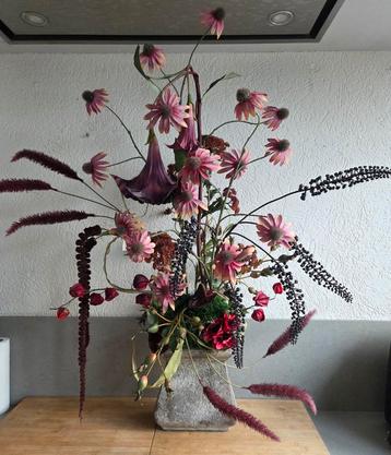 Kunstwerk bloemstuk kunstbloemen "one of a kind" beschikbaar voor biedingen