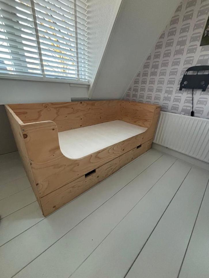 Peuterbed / Kinderbed met lades 164cm(L) 74cm(B) en 70cm(H), Kinderen en Baby's, Kinderkamer | Bedden, Gebruikt, 160 tot 180 cm