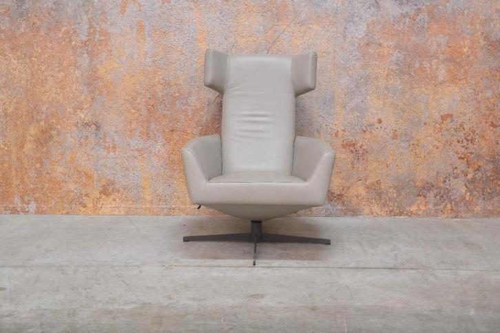 ZGAN taupekleurige leren Leolux Elixir design draaifauteuil, Huis en Inrichting, Fauteuils, Zo goed als nieuw, Leer, Metaal, 50 tot 75 cm
