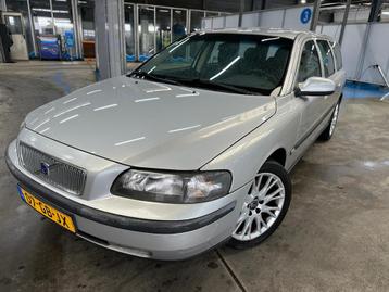 Volvo V70 AUTOMAAT MET AIRCO & JAAR APK! beschikbaar voor biedingen