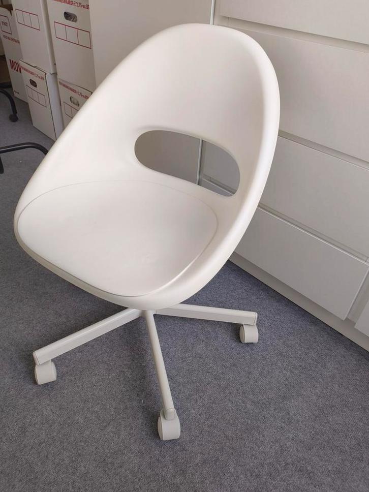 Witte IKEA bureaustoel met wieltjes, Huis en Inrichting, Bureaustoelen, Gebruikt, Bureaustoel, Wit, Ophalen