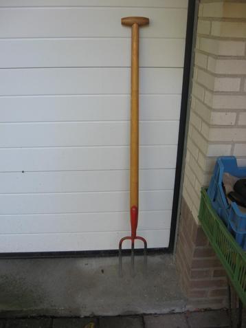 Zware kwaliteit 3 tands spitvork tuinvork hand gesmeed izgst beschikbaar voor biedingen