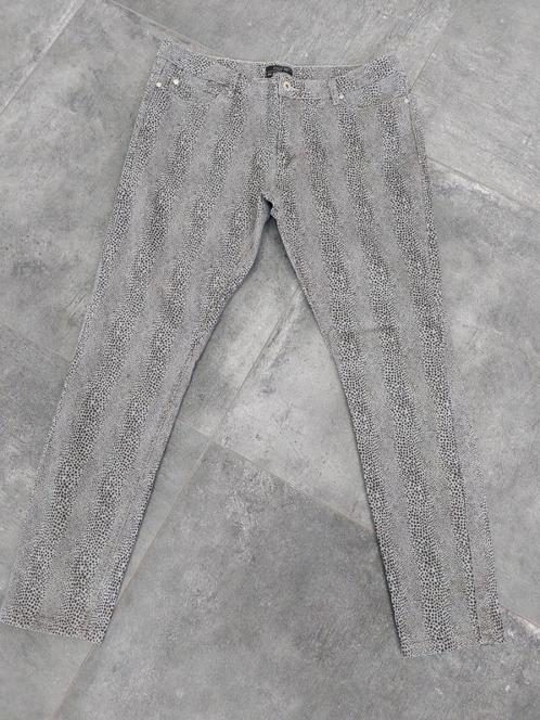 Zgan grijze broek met dierenprint van Norah, maat 44, Kleding | Dames, Broeken en Pantalons, Zo goed als nieuw, Maat 42/44 (L)