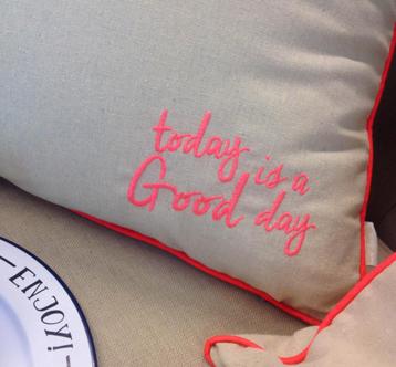 Riviera Maison beige Kussenhoes today is a good day nieuw beschikbaar voor biedingen