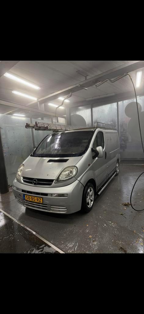 Opel Vivaro 1.9 DTI 2.7T L1h1 2005, Auto's, Bestelauto's, Bedrijf, Airbags, Dakrails, Elektrische ramen, Radio, Trekhaak, Opel