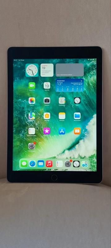 iPad Air 2  Softwareversie 15.8.4 32GB beschikbaar voor biedingen