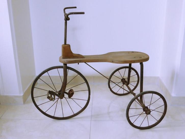 Antieke driewieler kinderfietsje van staal rubberen banden, Antiek en Kunst, Antiek | Speelgoed, Ophalen of Verzenden