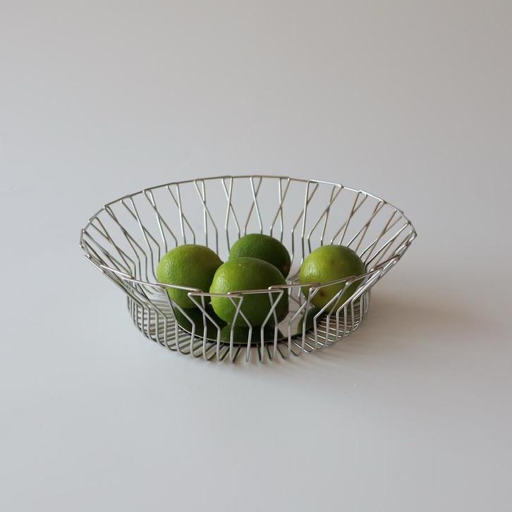 Fruitschaal rvs chroom mand broodmandje, Huis en Inrichting, Woonaccessoires | Schalen en Manden, Zo goed als nieuw, Rond, Overige materialen