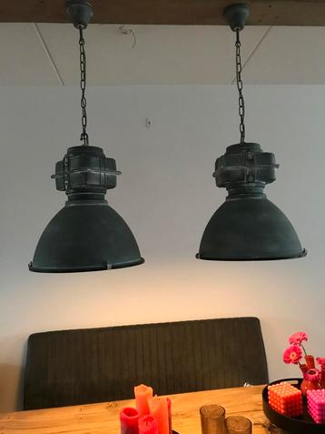 Industriële lampen beschikbaar voor biedingen