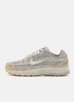 Nike P-6000 ‘Photon Dust Light Khaki’ - maat 39, Kleding | Dames, Schoenen, Beige, Nike, Nieuw, Ophalen of Verzenden