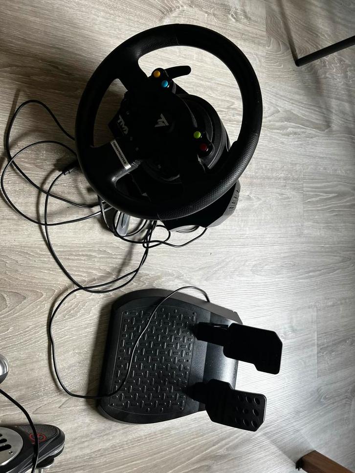 Thrustmaster tmx +thrustmaster schakelpook, Spelcomputers en Games, Spelcomputers | Xbox | Accessoires, Zo goed als nieuw, Stuurtje of Sportattribuut