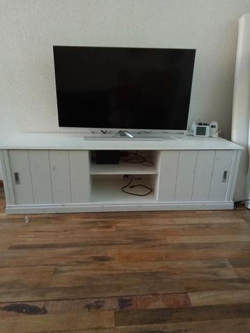 TV meubel hout beschikbaar voor biedingen