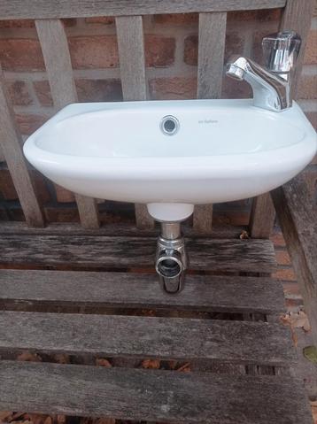 Wc Fonteintje met Kraan - 37x25cm beschikbaar voor biedingen