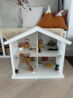 Wit poppenhuis met Hema meubeltjes, Kinderen en Baby's, Speelgoed | Poppenhuizen, Ophalen of Verzenden, Gebruikt, Poppenhuis