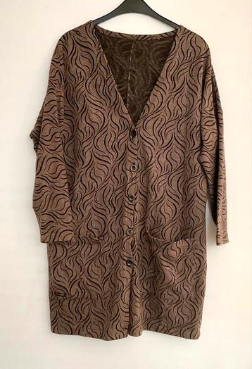 Mooi damesvest, leuke print en kleur, maat 46 beschikbaar voor biedingen