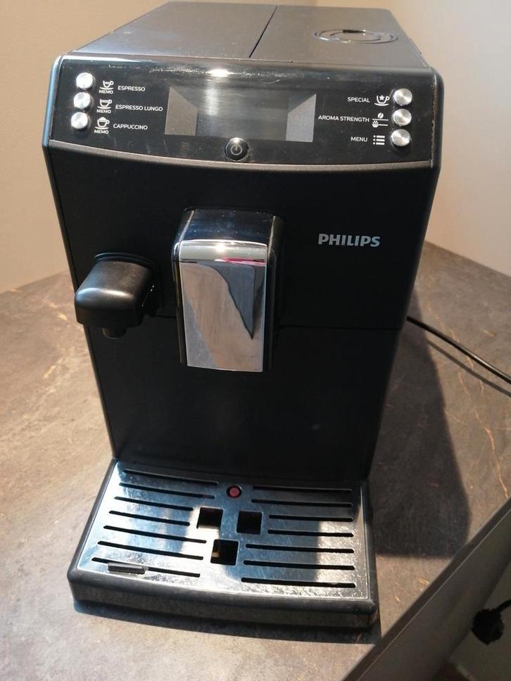 Volautomatische espressomachine Philips 3100 series, Witgoed en Apparatuur, Koffiezetapparaten, Gebruikt, Gemalen koffie, Koffiebonen
