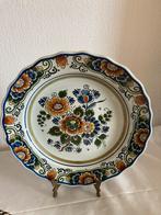 Delfts Polychroom Wandbord Floraal Decor Nr. 26, Antiek en Kunst, Antiek | Wandborden en Tegels, Ophalen of Verzenden
