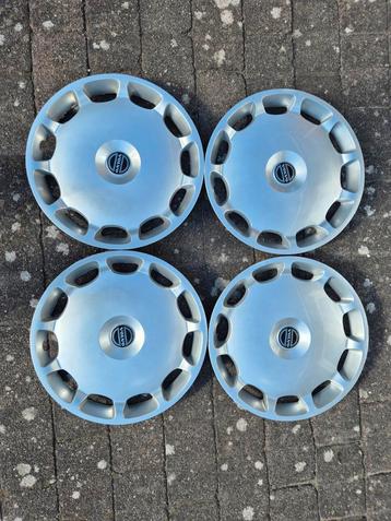 Volvo wieldoppen 16 inch beschikbaar voor biedingen