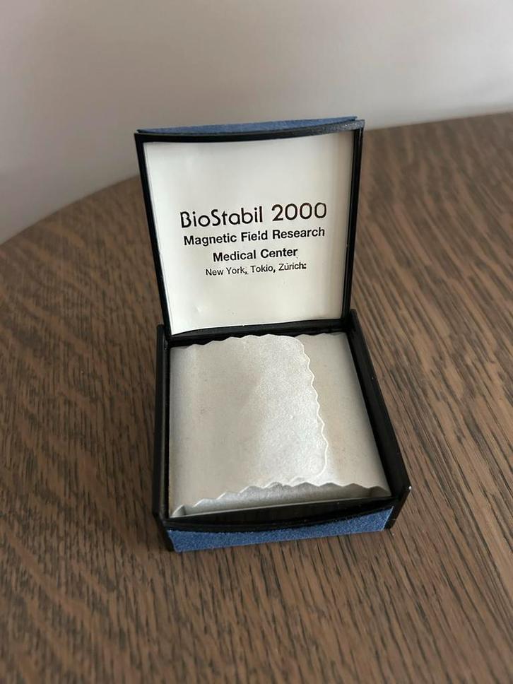 BioStabil 2000 Gouden Hanger in Doos, Sieraden, Tassen en Uiterlijk, Kettingen, Zo goed als nieuw, Goud, Met hanger, Ophalen of Verzenden