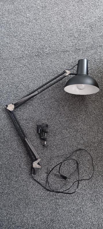 Bureaulamp beschikbaar voor biedingen