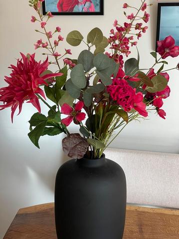 Prachtig zijdeboeket zijde bloemen beschikbaar voor biedingen