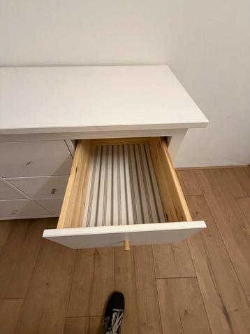 Ikea Hemnes vrijwel nieuw. Witte commode met lades beschikbaar voor biedingen