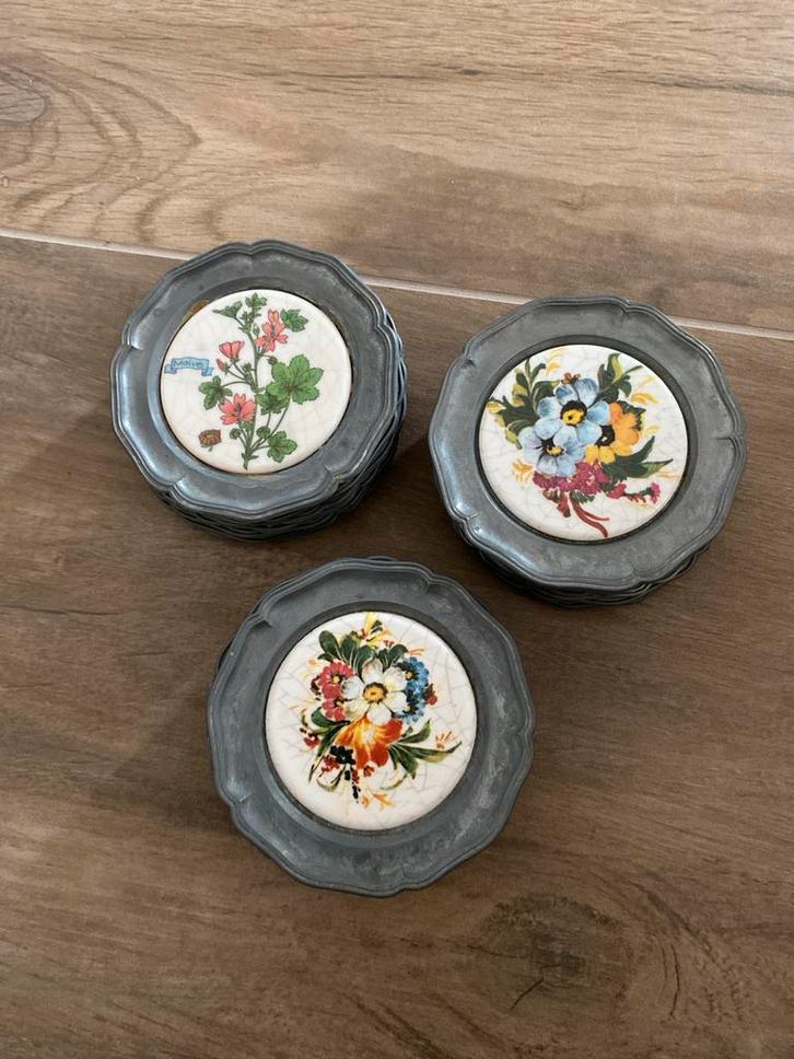 Vintage 22 stuks Tinnen Onderzetters met Bloemen, Antiek en Kunst, Antiek | Wandborden en Tegels, Ophalen of Verzenden