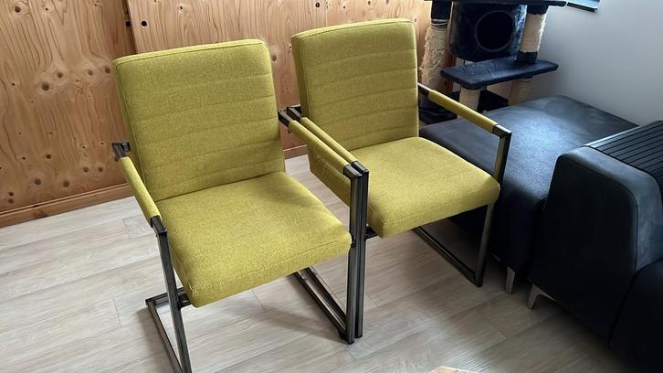 Set van gele stoelen, Huis en Inrichting, Fauteuils, Zo goed als nieuw, Metaal, 50 tot 75 cm, Minder dan 75 cm, Ophalen