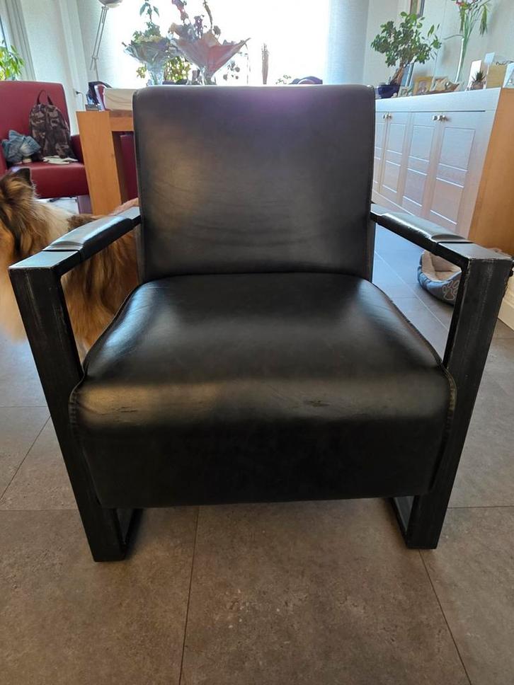 Stijlvolle leren stoel, Huis en Inrichting, Fauteuils, Gebruikt, Leer, Metaal, 50 tot 75 cm, Minder dan 75 cm, Ophalen