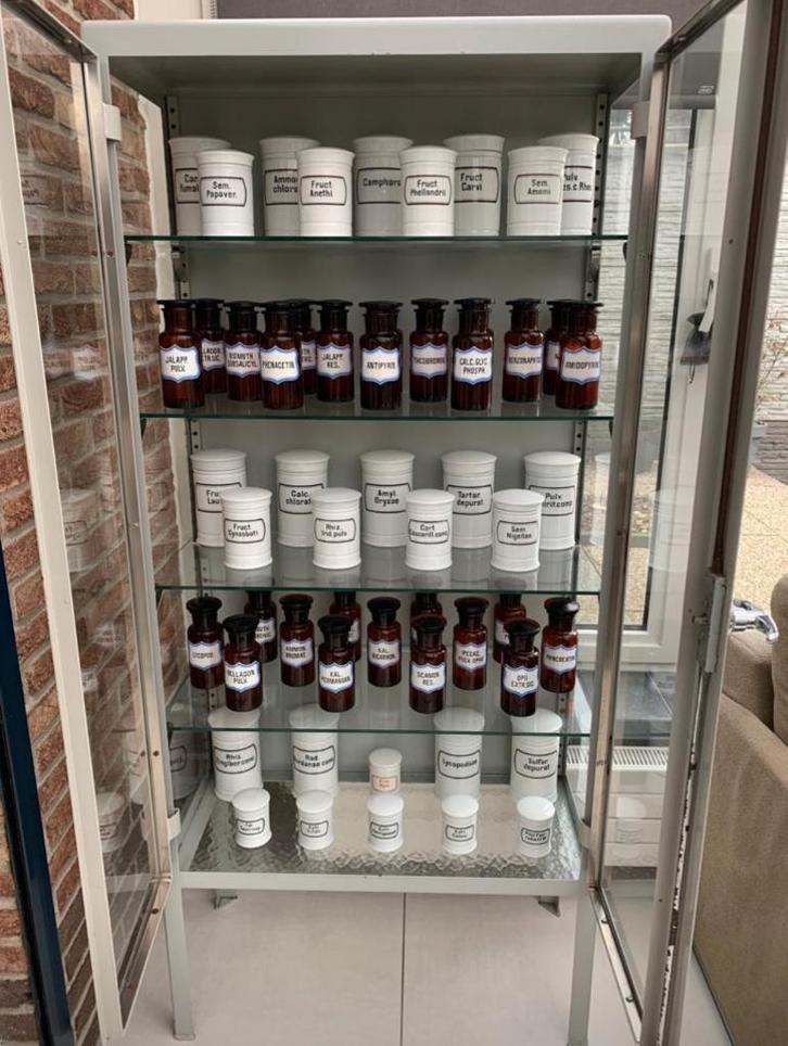 Apothekerskast medicijn apothekerspotten apothekersflessen, Huis en Inrichting, Kasten | Vitrinekasten, Zo goed als nieuw, 150 tot 200 cm
